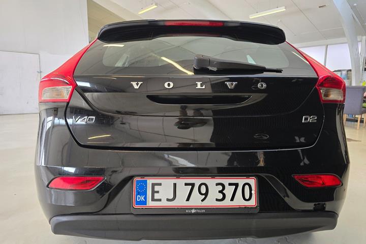 Sort Volvo V40 fra 2015