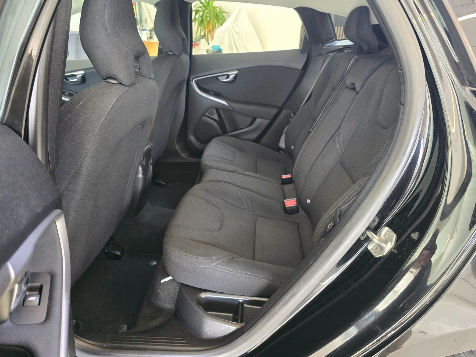 Sort Volvo V40 fra 2015