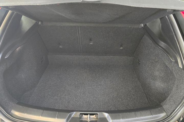 Sort Volvo V40 fra 2015