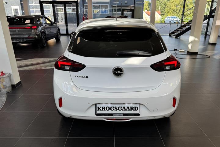 Hvid Opel Corsa-e fra 2022