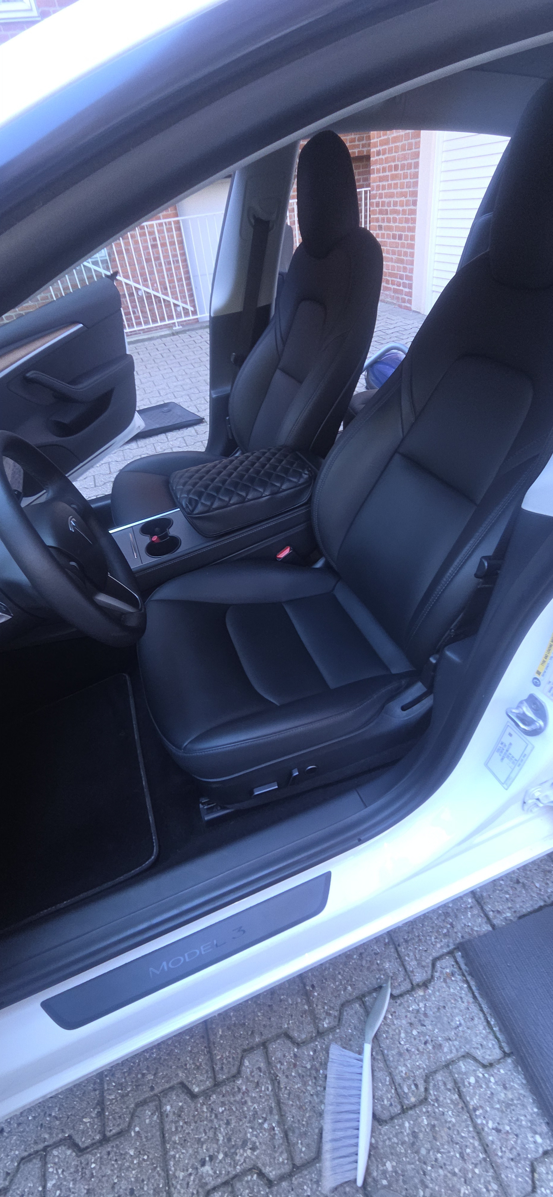 Hvid Tesla Model 3 fra 2021