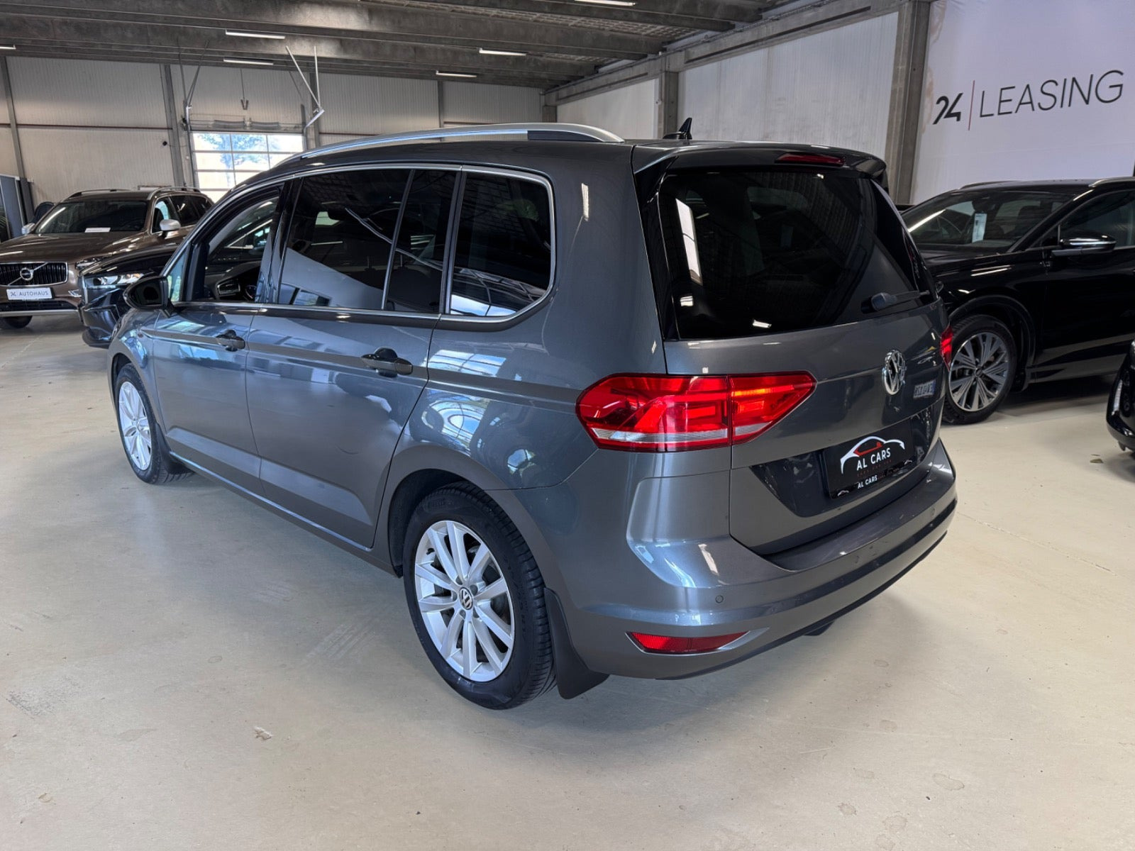 undefined VW Touran fra 2020