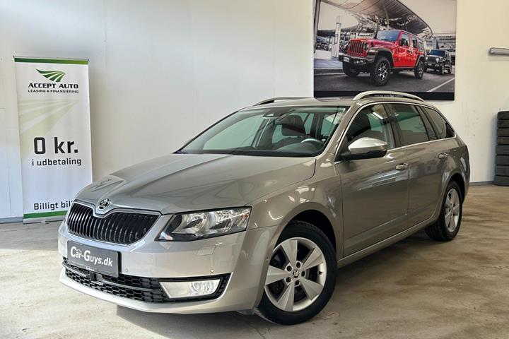 Beige Skoda Octavia fra 2015