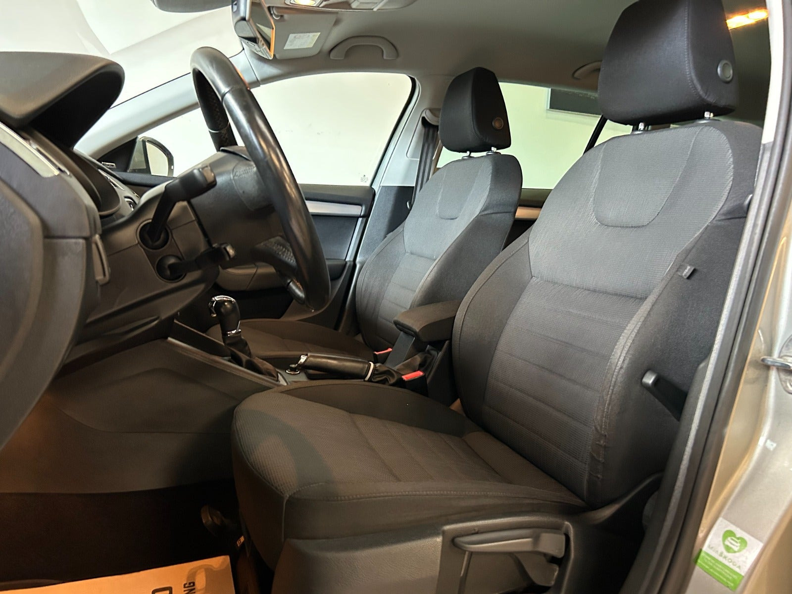 Beige Skoda Octavia fra 2015