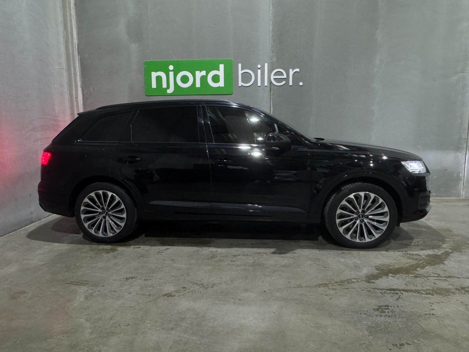 Sort Audi Q7 fra 2018