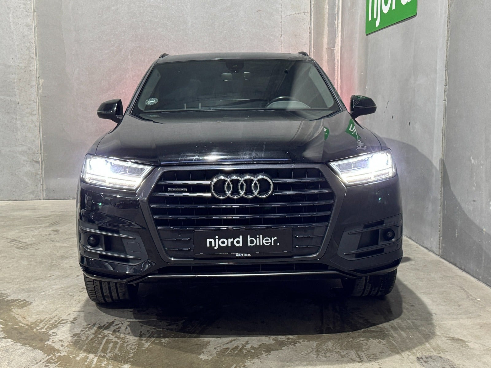 Sort Audi Q7 fra 2018