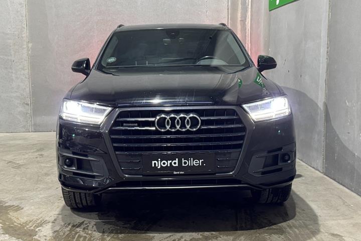 Sort Audi Q7 fra 2018