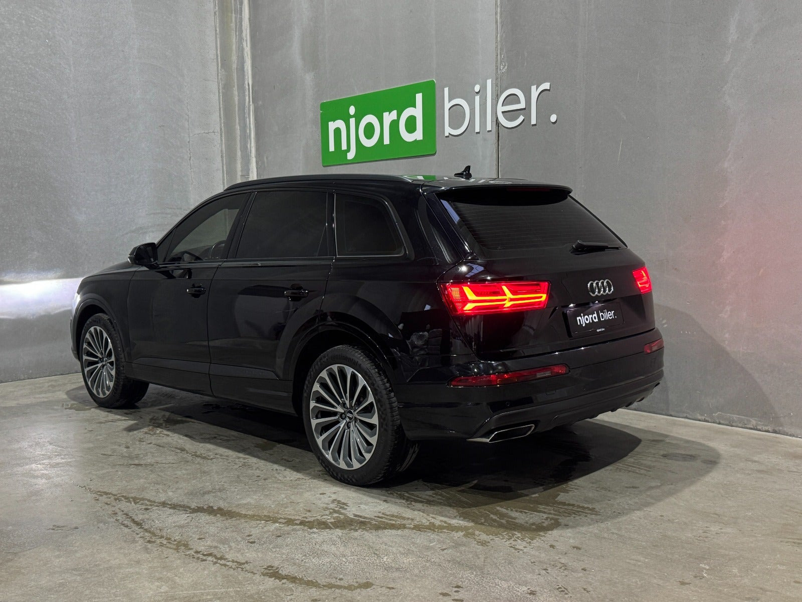 Sort Audi Q7 fra 2018