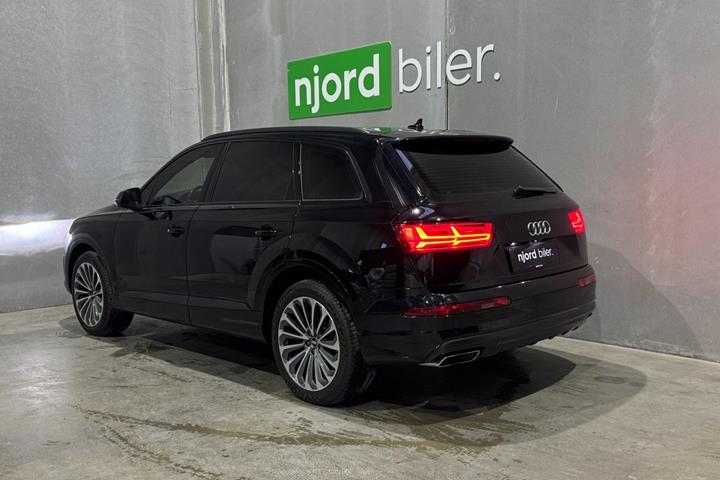 Sort Audi Q7 fra 2018