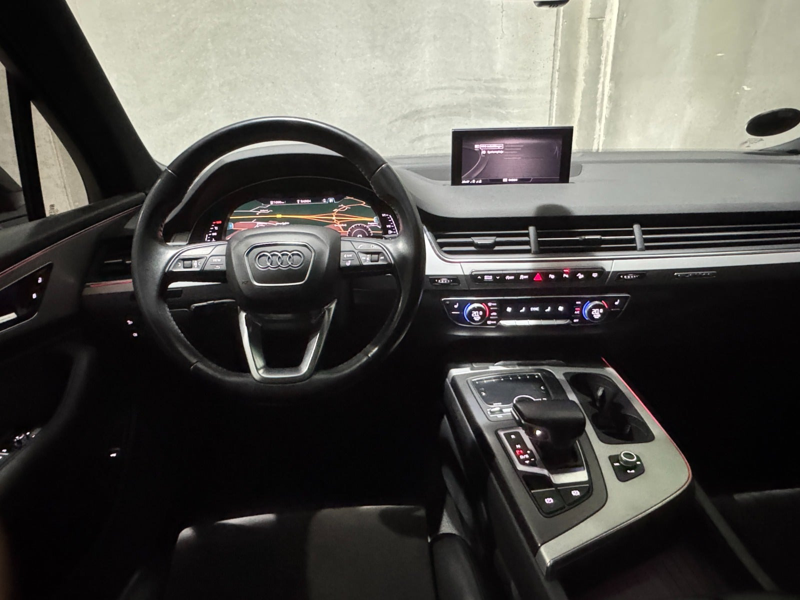 Sort Audi Q7 fra 2018