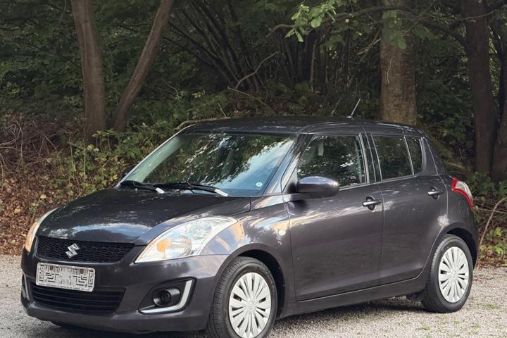 undefined Suzuki Swift fra 2014 set udefra