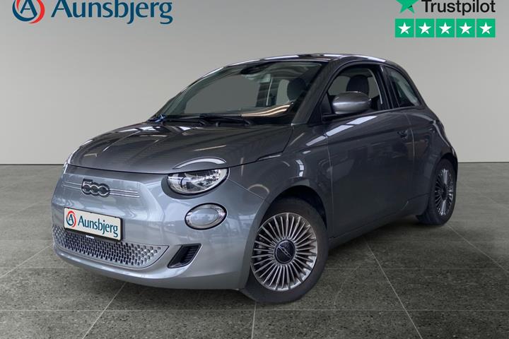 Grå Fiat 500e fra 2022 set udefra