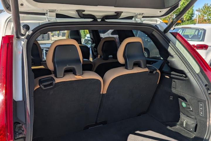 Hvid Volvo XC90 fra 2017