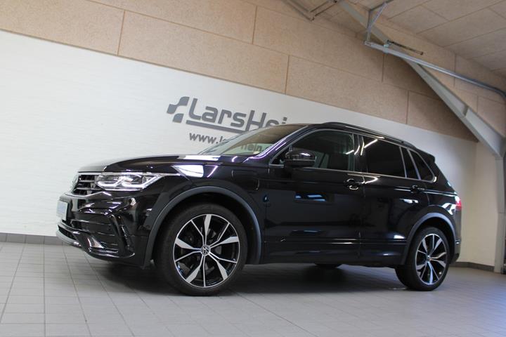 Gul VW Tiguan fra 2022