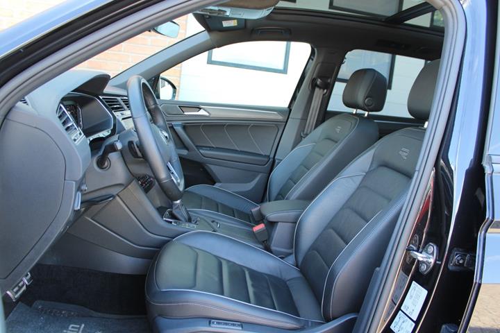 Gul VW Tiguan fra 2022