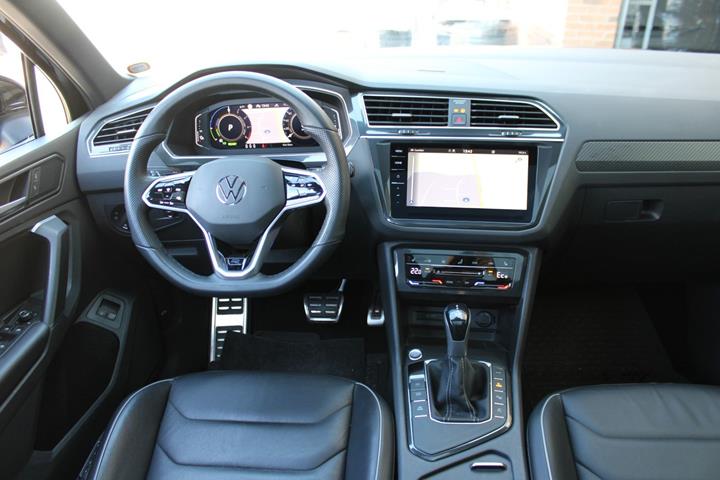 Gul VW Tiguan fra 2022