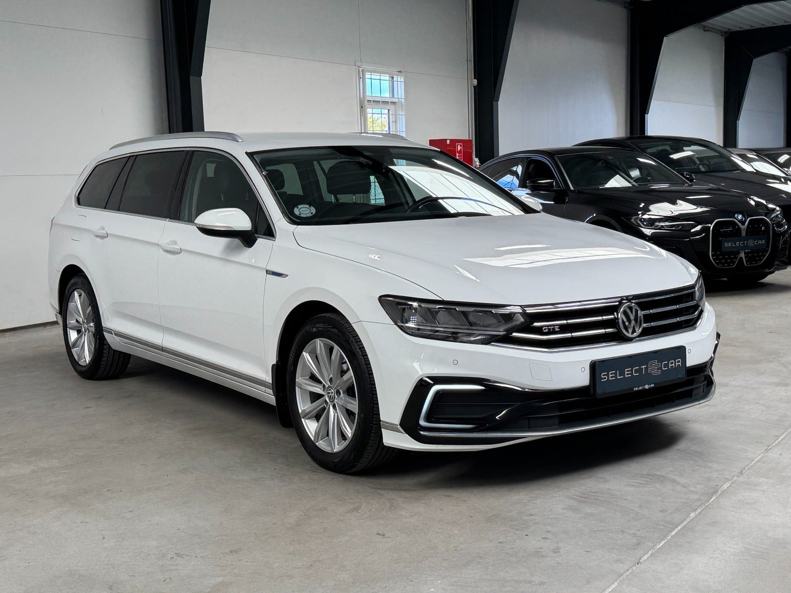 Hvid VW Passat fra 2020