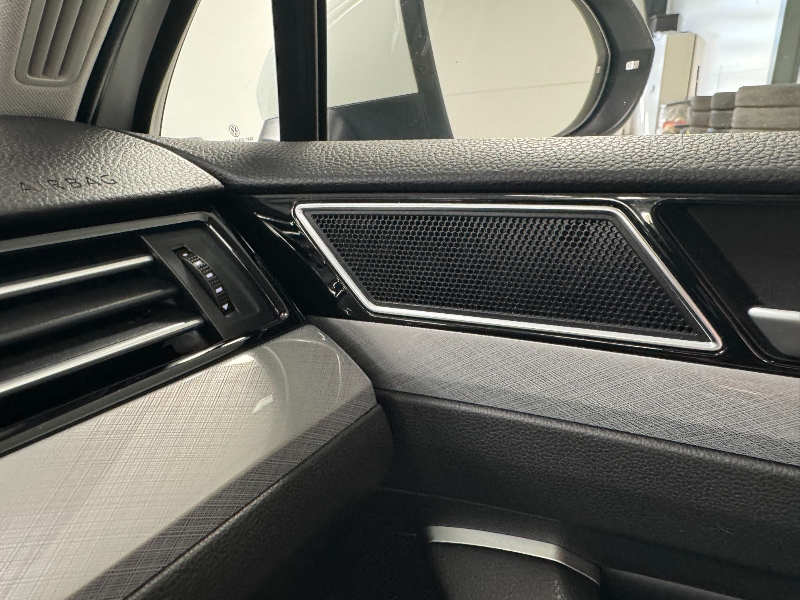 Hvid VW Passat fra 2020