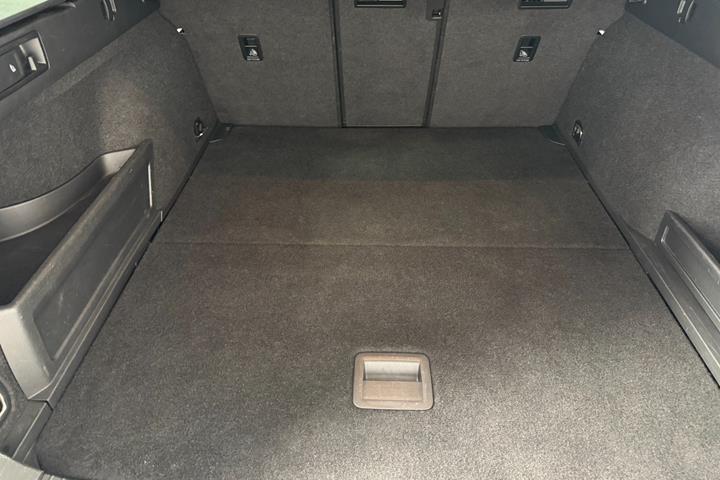 Hvid VW Passat fra 2020