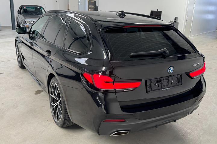 Sort BMW 530e fra 2022