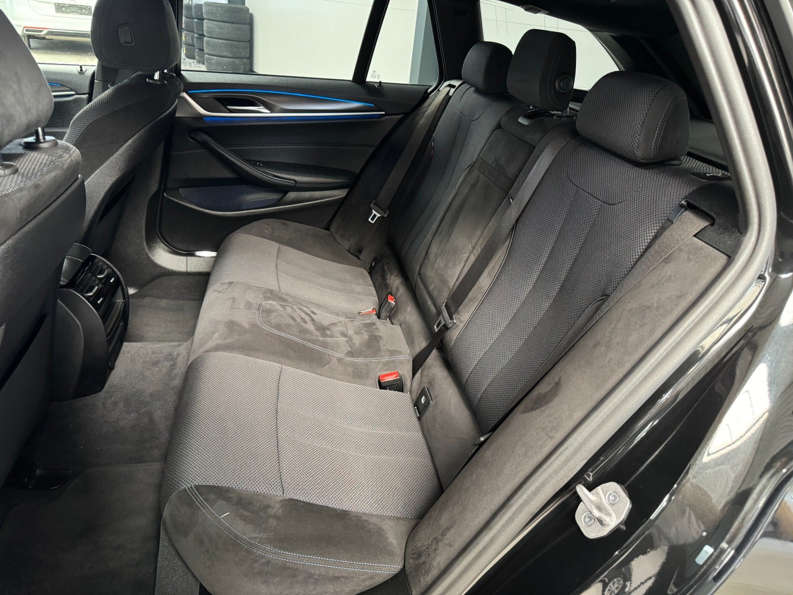 Sort BMW 530e fra 2022