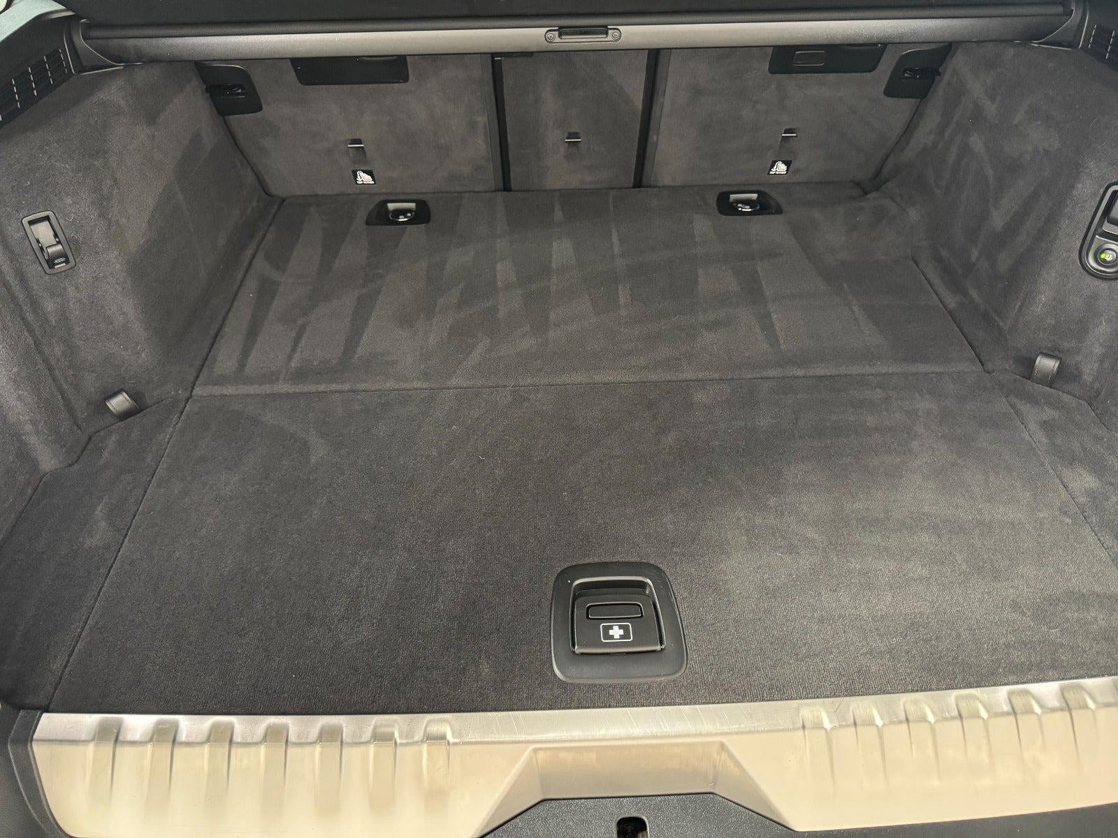 Sort BMW 530e fra 2022