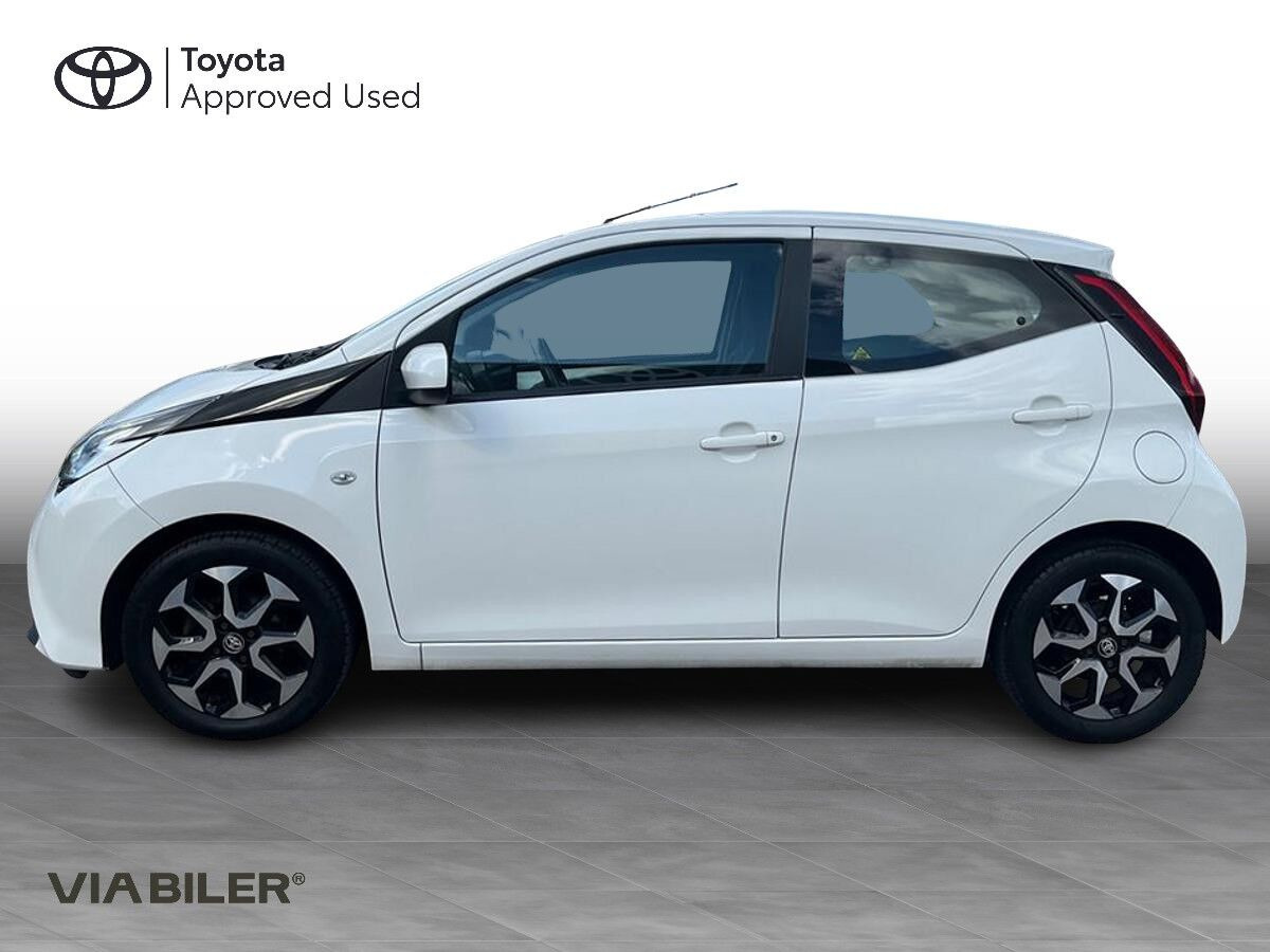 Hvid Toyota Aygo fra 2018