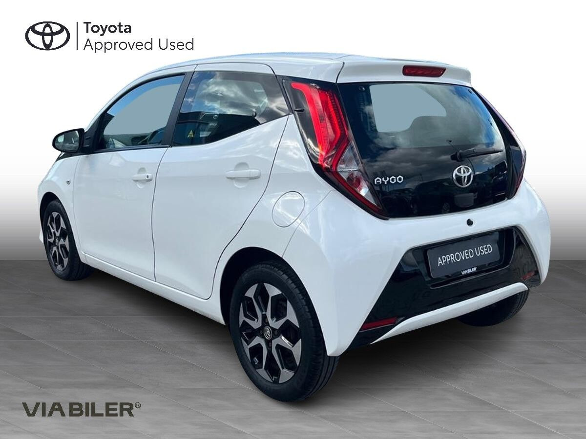 Hvid Toyota Aygo fra 2018