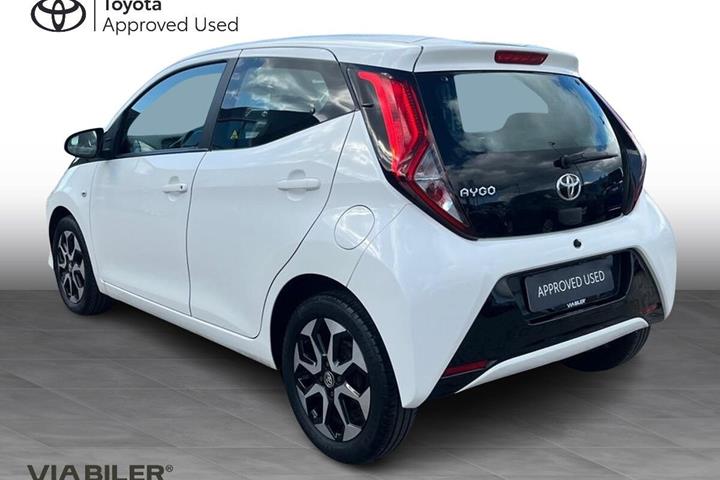 Hvid Toyota Aygo fra 2018