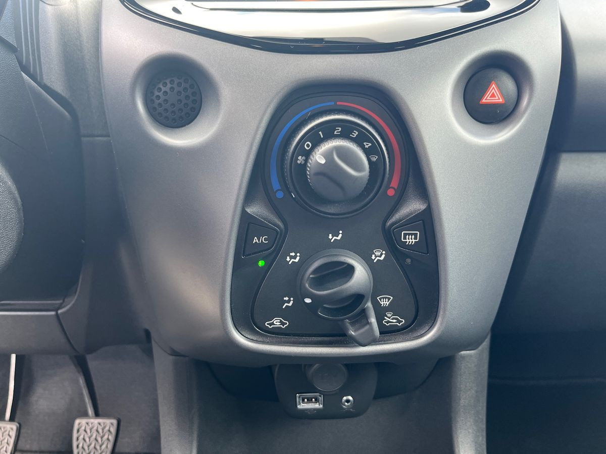 Hvid Toyota Aygo fra 2018