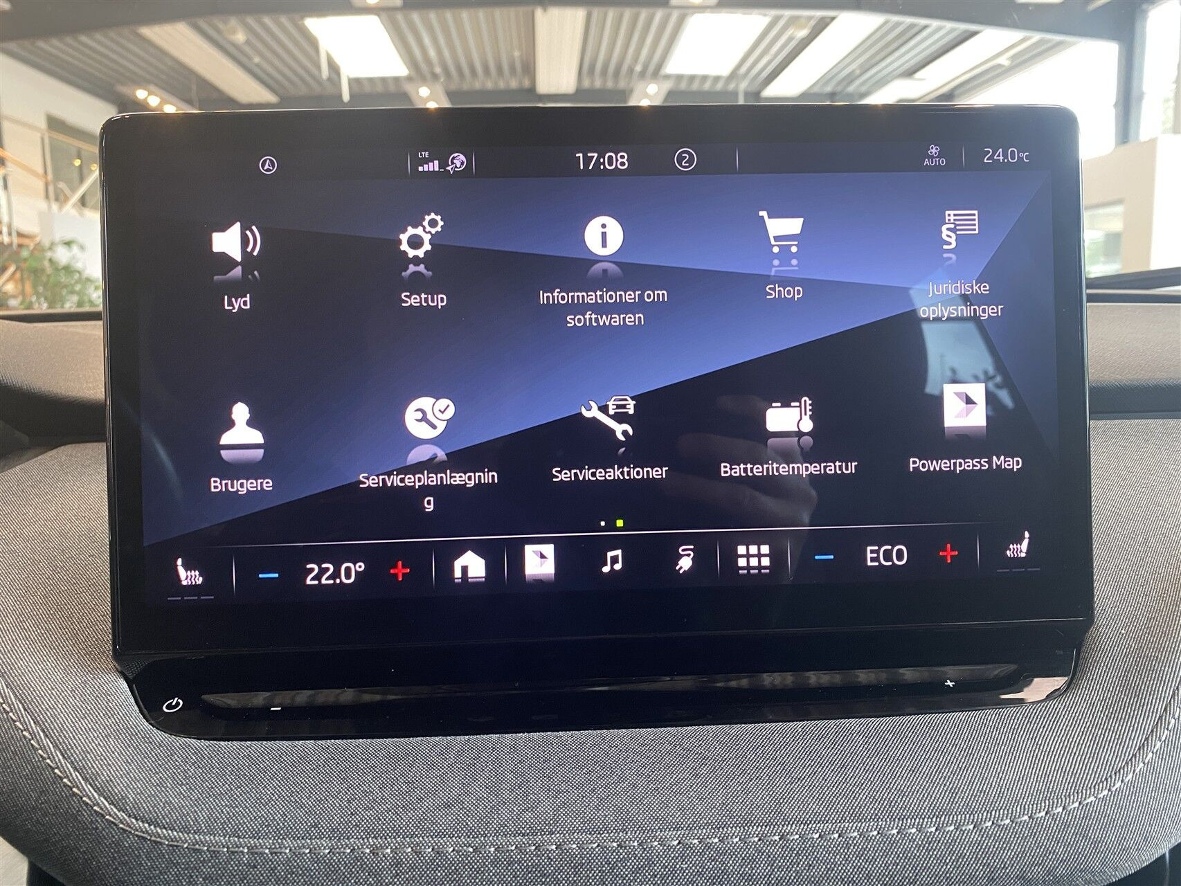 Sort Skoda Enyaq fra 2022
