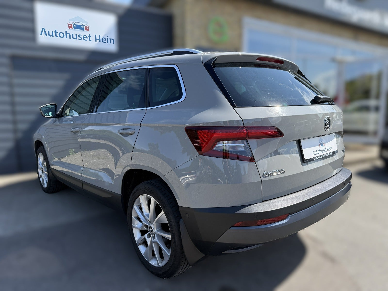 Grå Skoda Karoq fra 2018