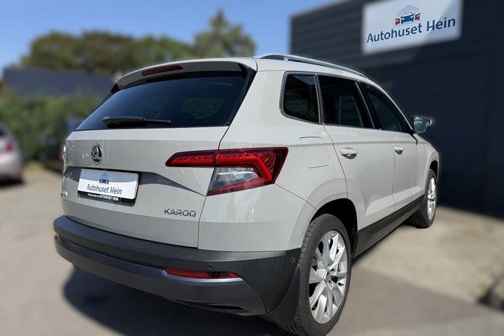 Grå Skoda Karoq fra 2018