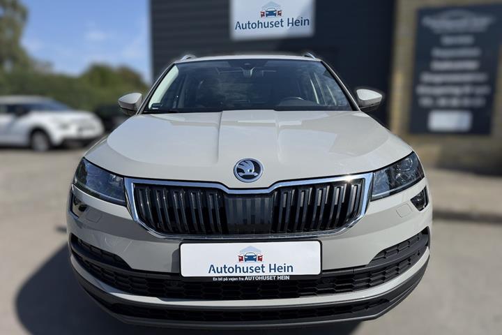 Grå Skoda Karoq fra 2018
