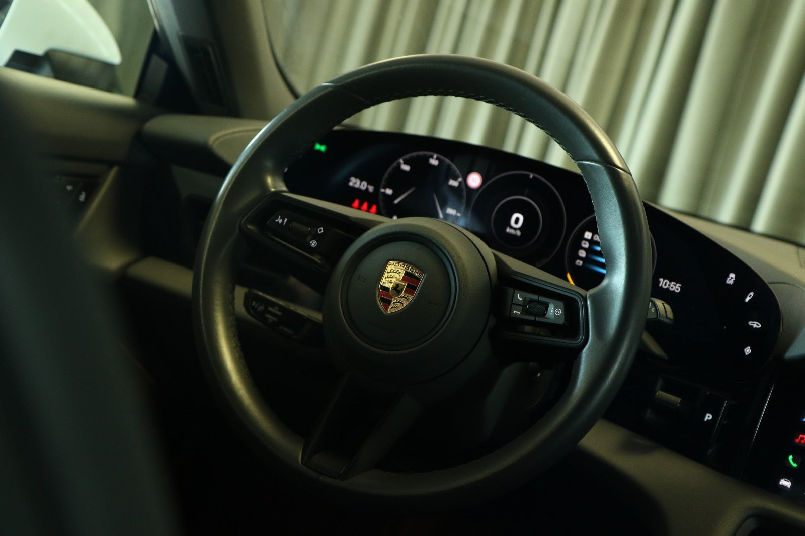 Grøn Porsche Taycan fra 2023