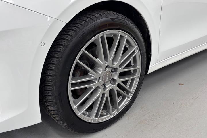 Hvid Kia Ceed fra 2020