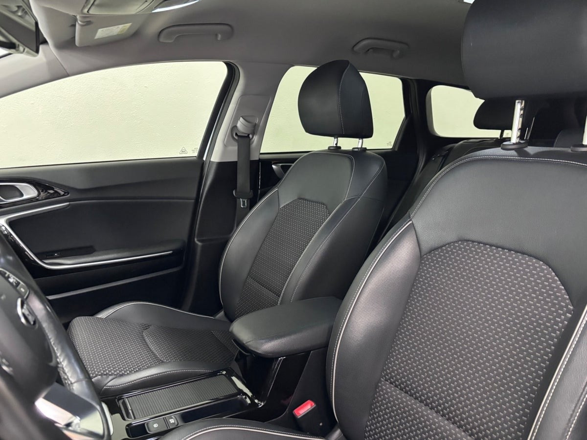 Hvid Kia Ceed fra 2020