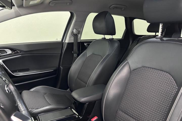 Hvid Kia Ceed fra 2020
