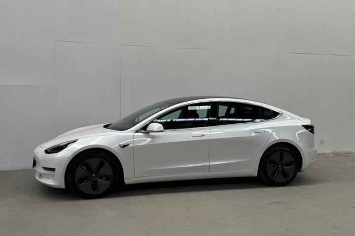 Hvid Tesla Model 3 fra 2020