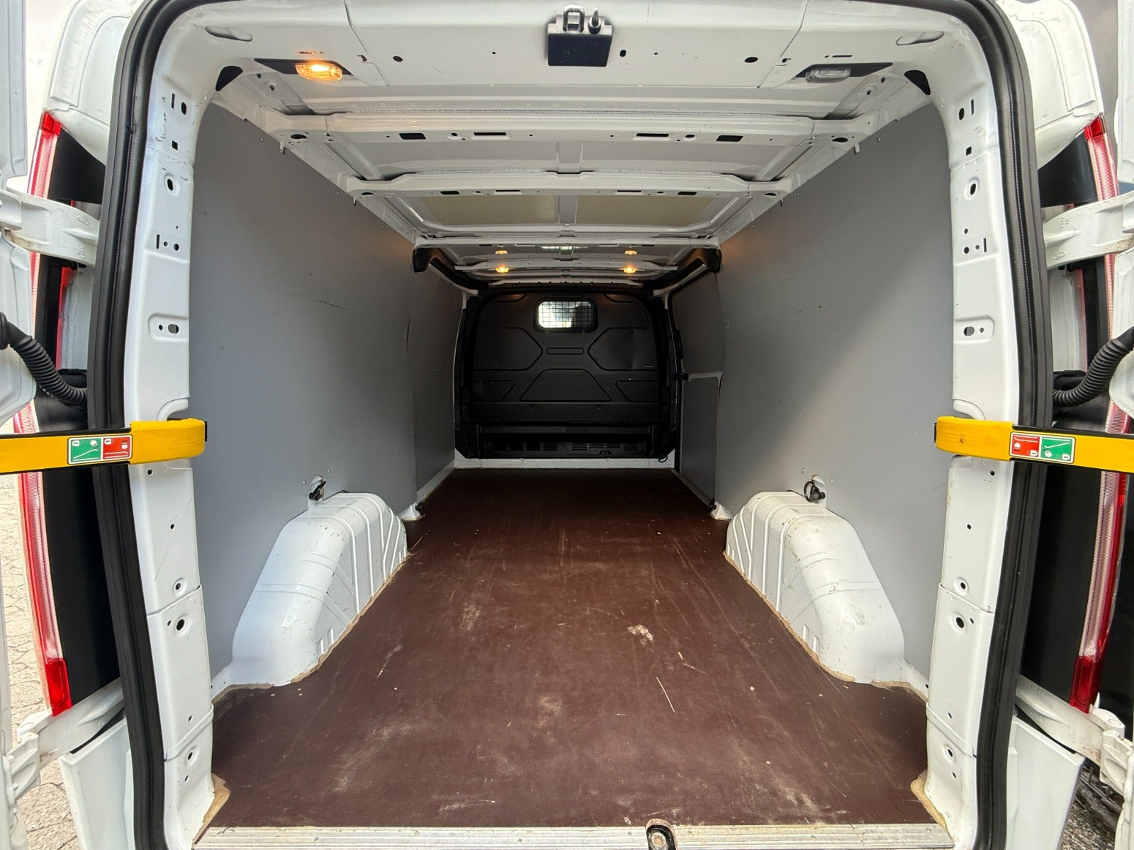 Hvid Ford Transit Custom 300 L2 fra 2022