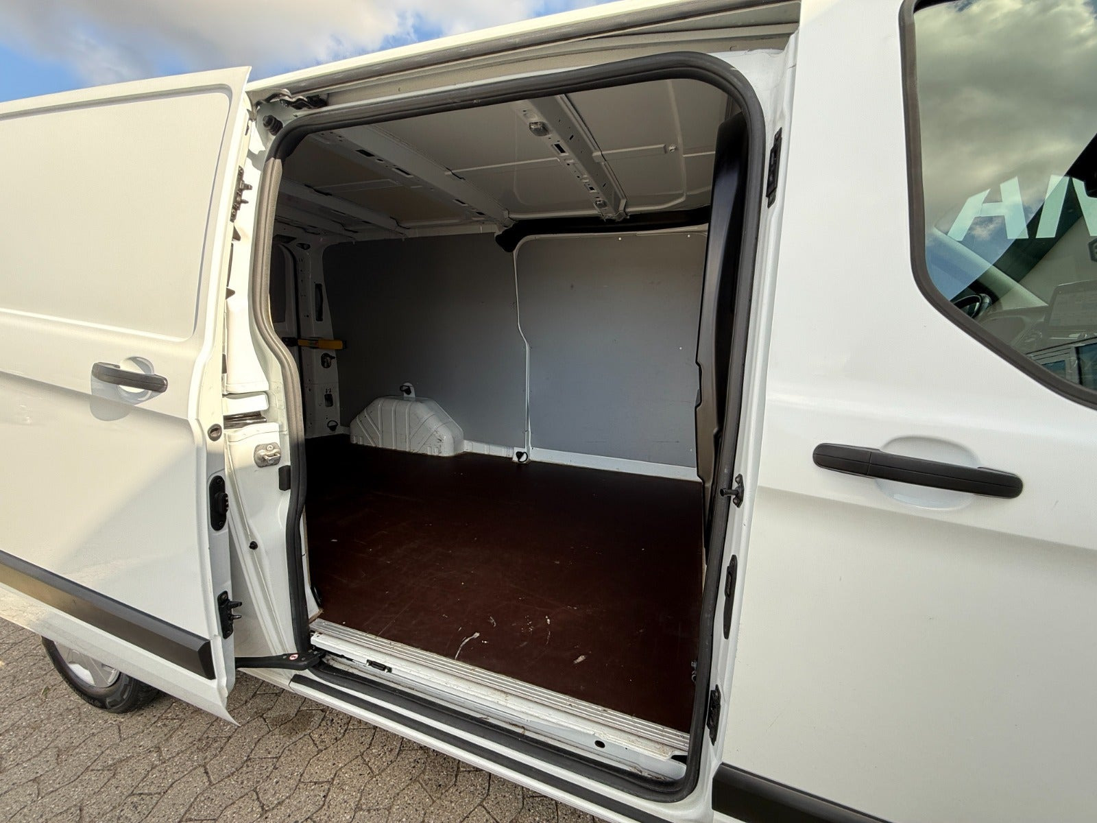 Hvid Ford Transit Custom 300 L2 fra 2022