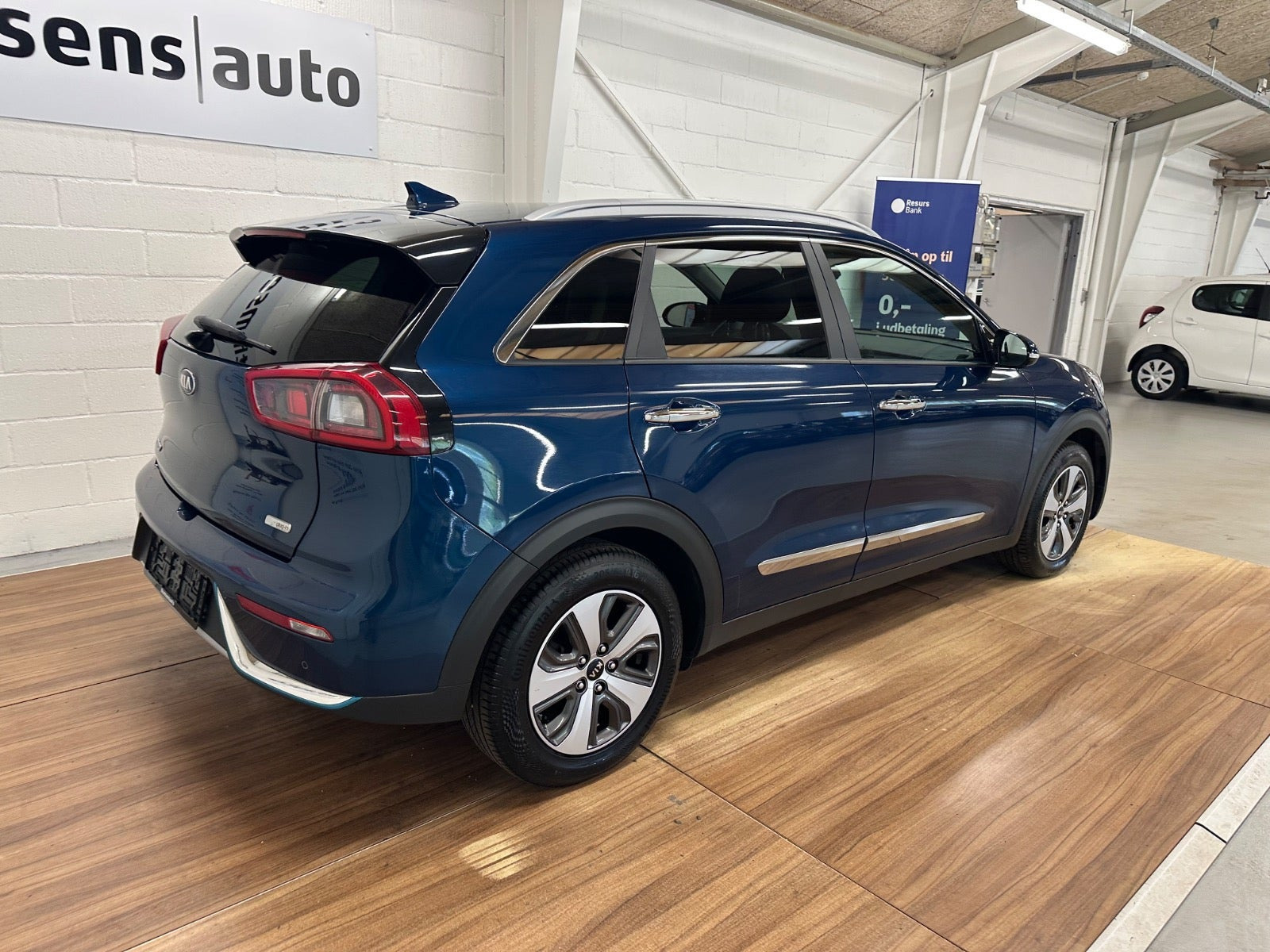 Blå Kia Niro fra 2018
