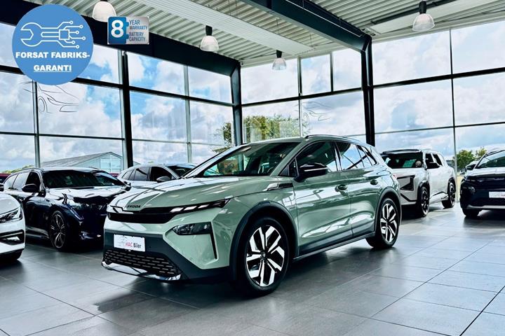 Grøn Skoda Elroq fra 2025 set udefra