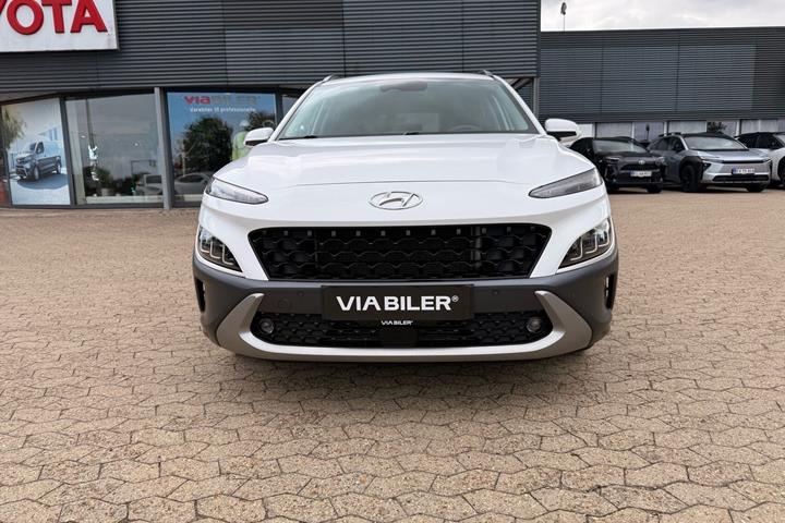 Hvid Hyundai Kona fra 2023