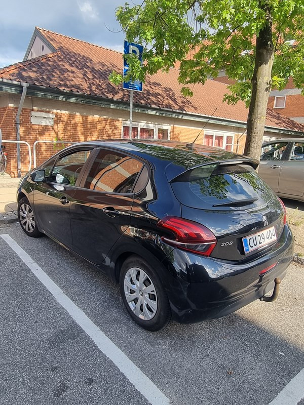 undefined Peugeot 208 fra 2016