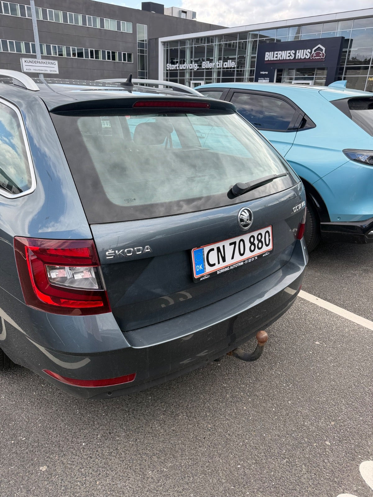 Grå Skoda Octavia fra 2020