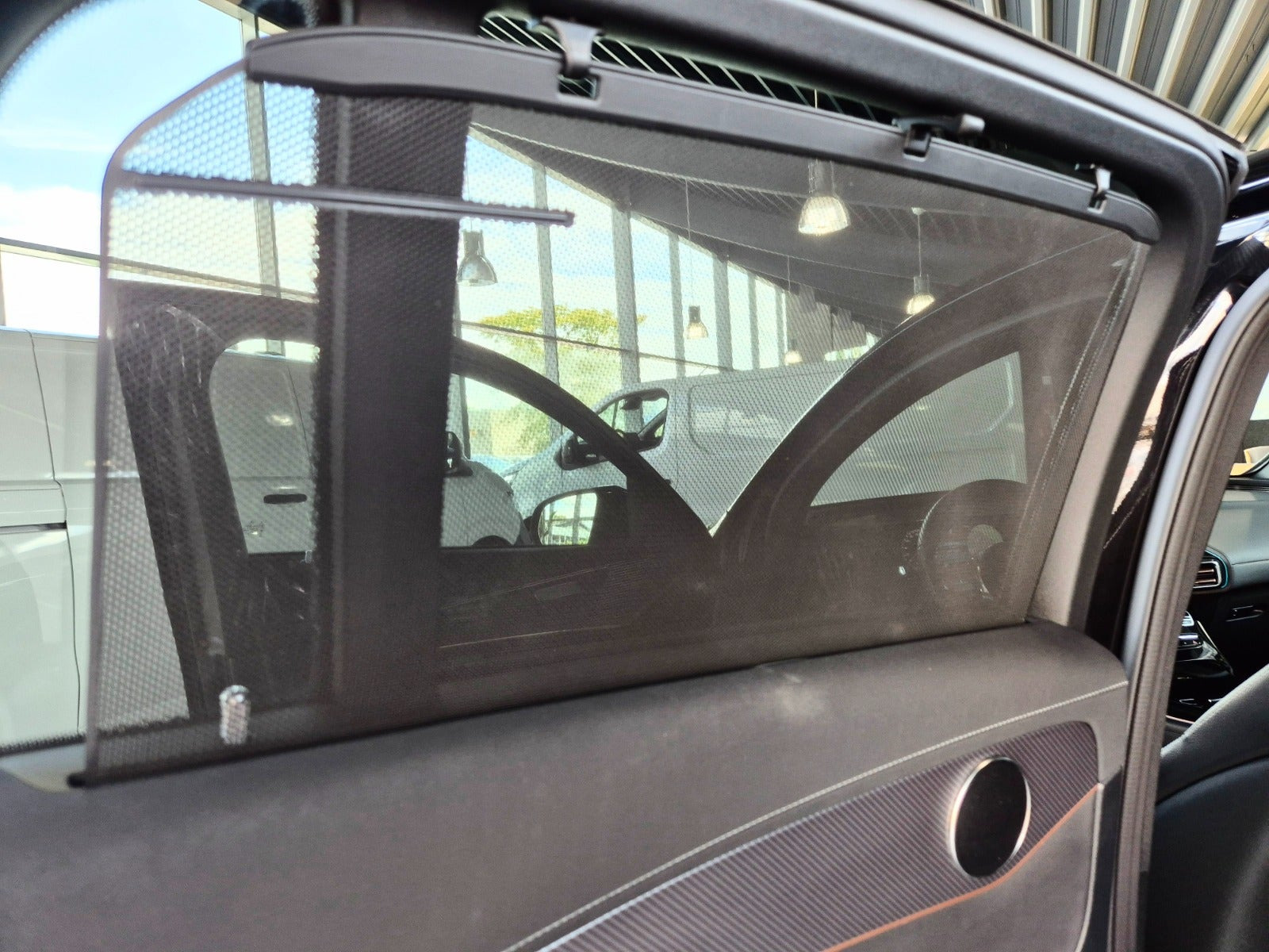 Sort Mercedes EQC400 fra 2023