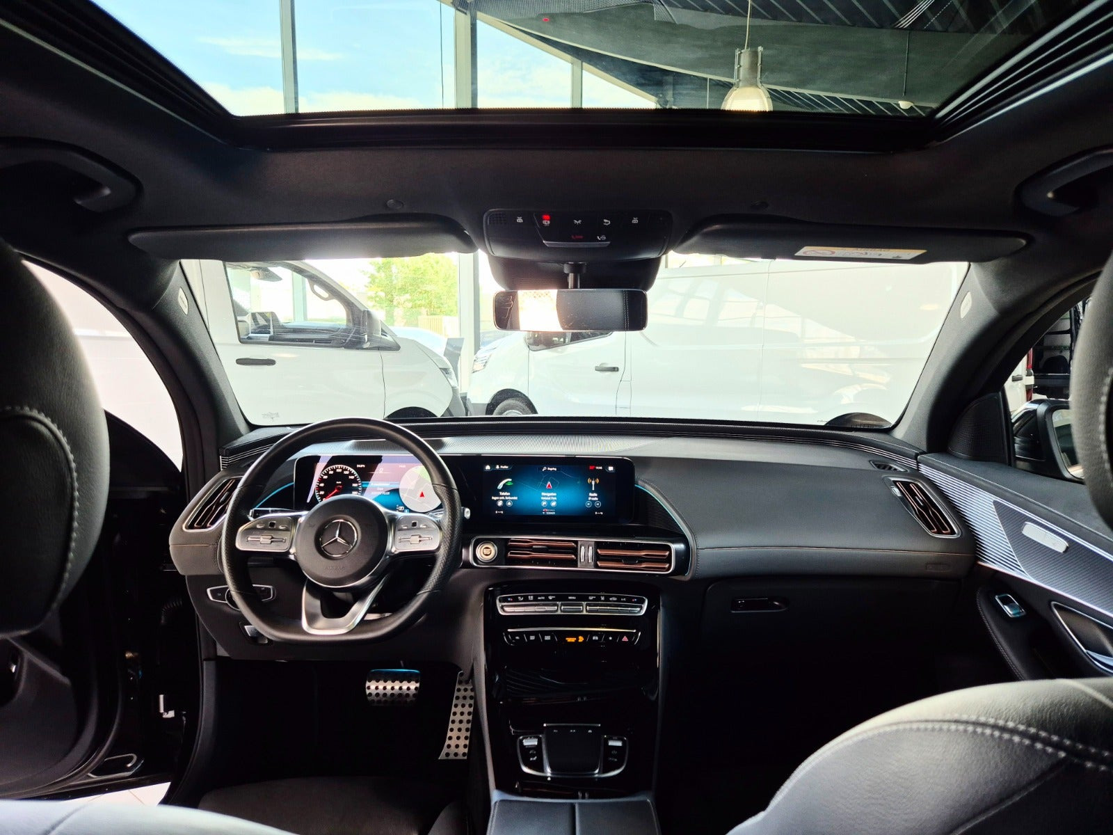 Sort Mercedes EQC400 fra 2023