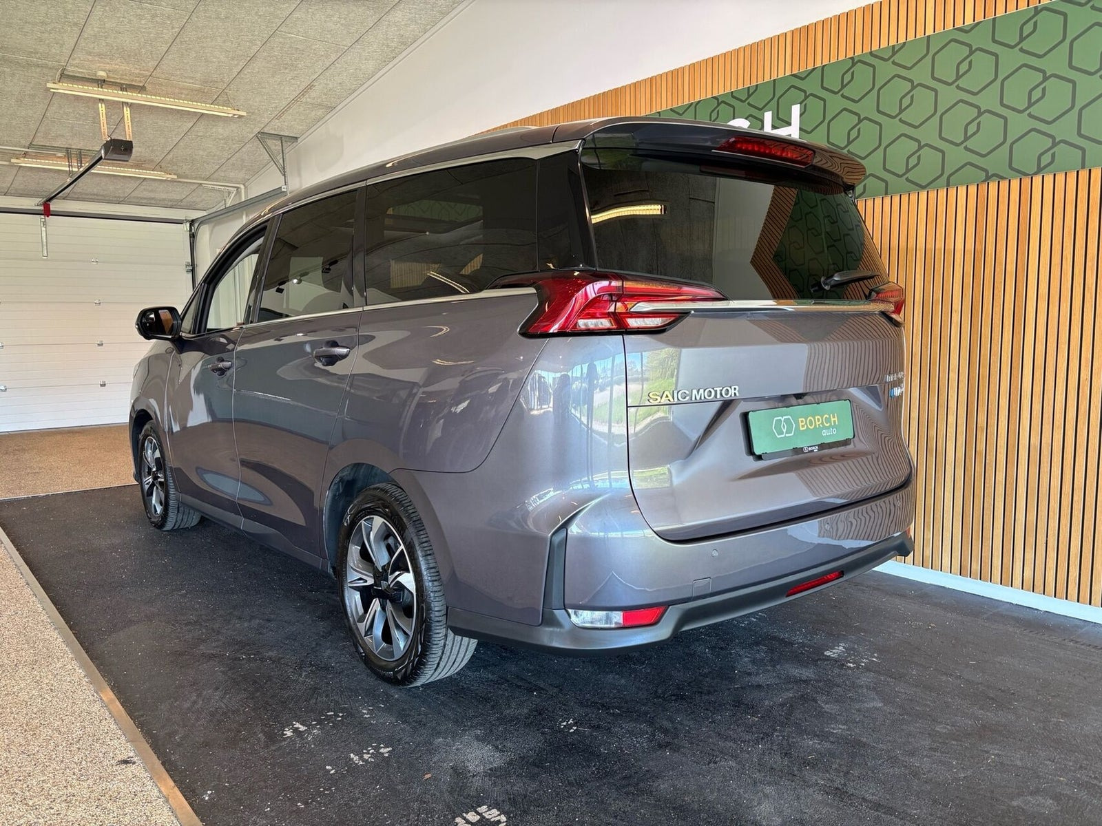 Grå Maxus Euniq5 fra 2021