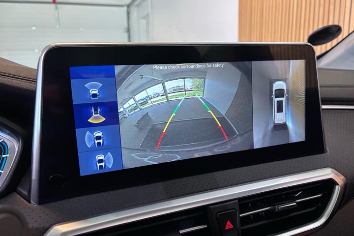 Grå Maxus Euniq5 fra 2021